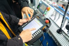 电导率必须低于100微西/厘米