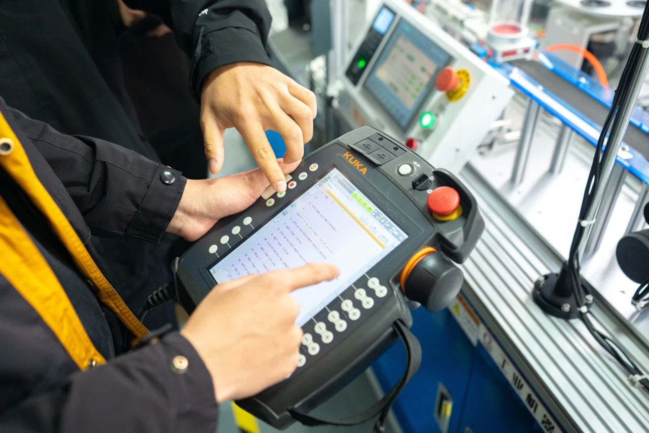 电导率必须低于100微西/厘米