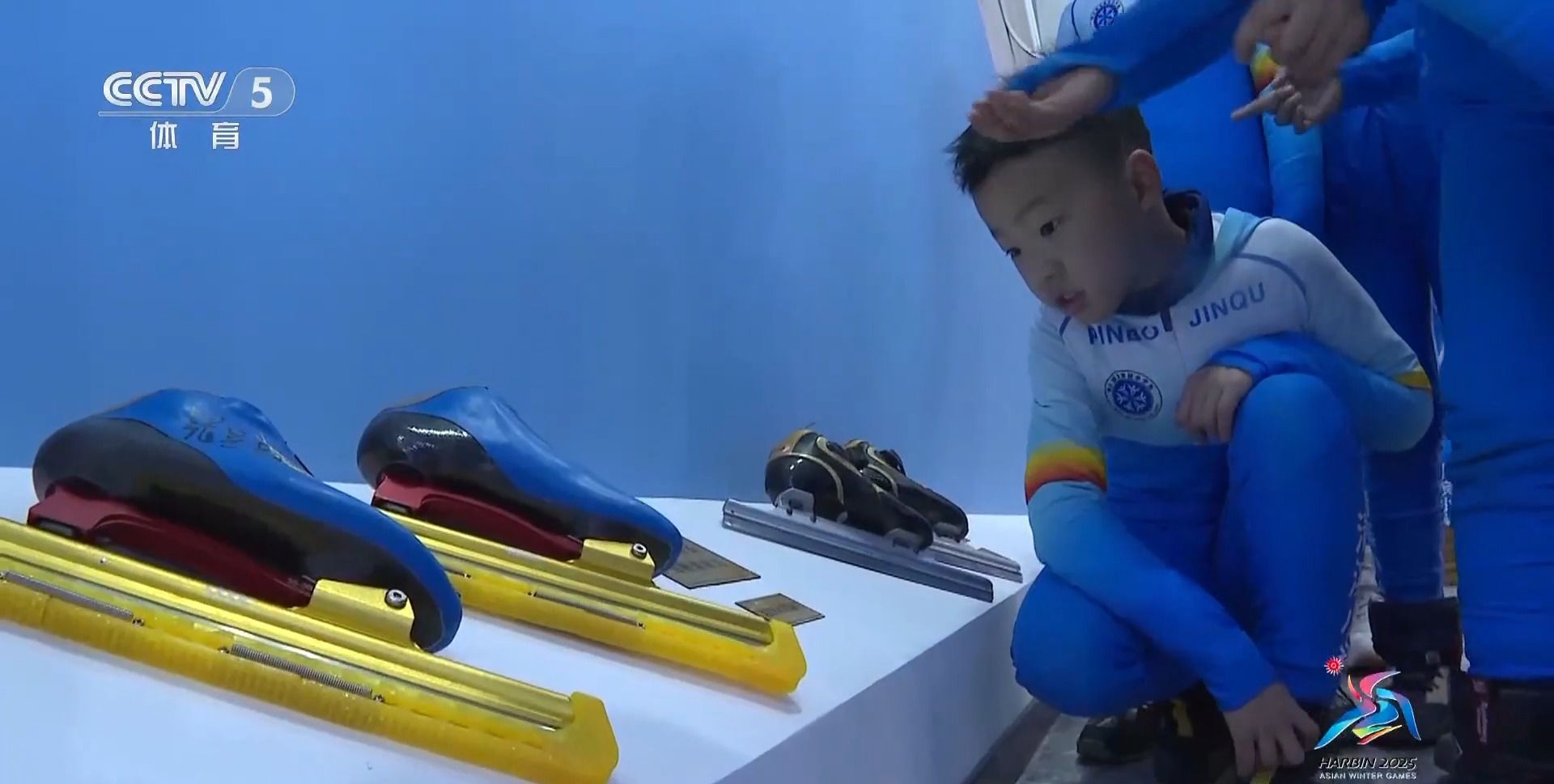 小小冰场点燃大梦想让孩子们在冰雪世界体验快