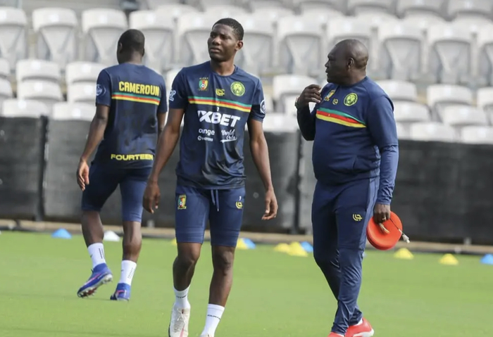 国足迎战喀麦隆！4231阵型剑指2连胜