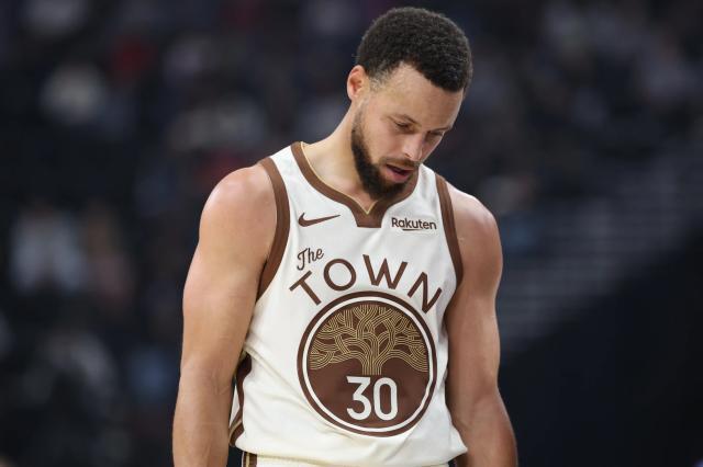 库里右膝伤势复出在即 勇士季后赛前景扑朔迷离